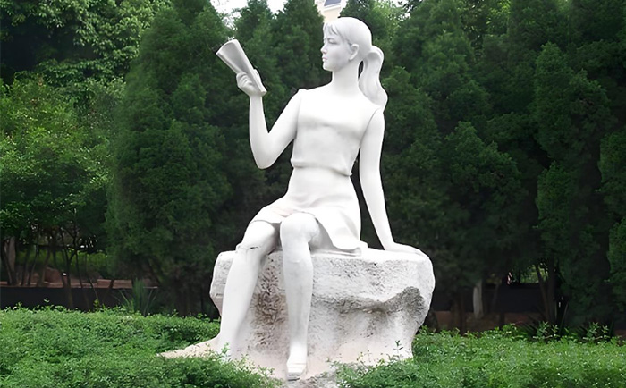 千年匠心，傳世之美——優(yōu)藝雕塑定制人物石雕藝術(shù)