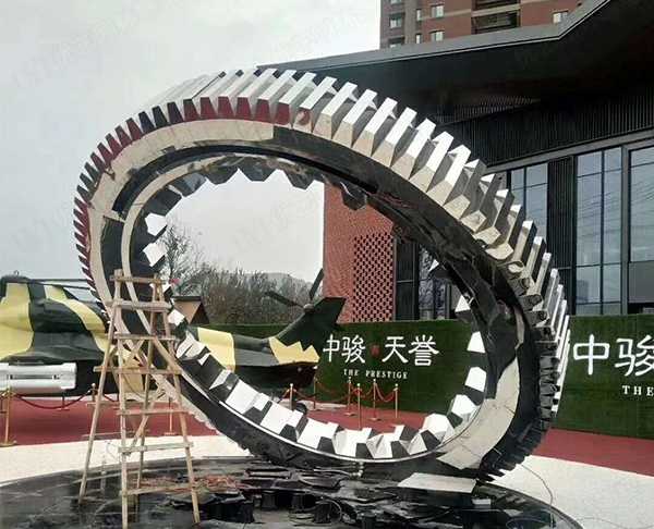 為什么越來越多的地方選擇定做景觀不銹鋼雕塑？